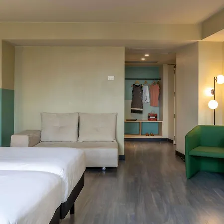 Ibis Styles Centro 3*