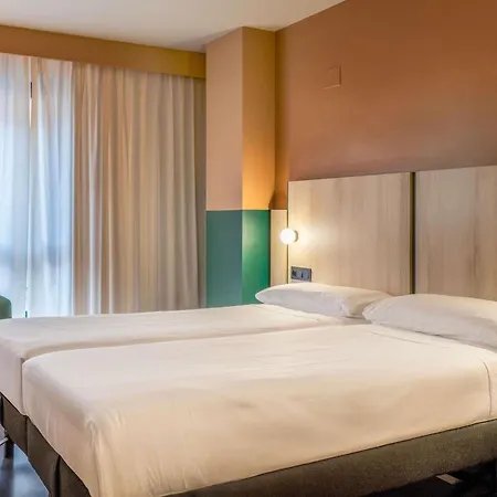 Ibis Styles Centro 3*